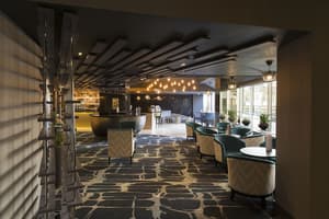 thumbnail: Bar (on property)