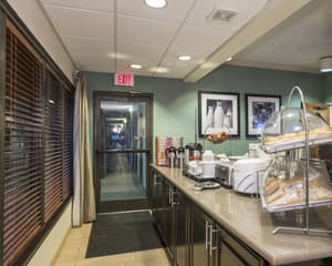 thumbnail: Breakfast area