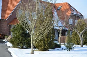 thumbnail: Exterior