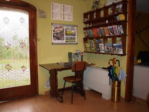 thumbnail: Interior entrance