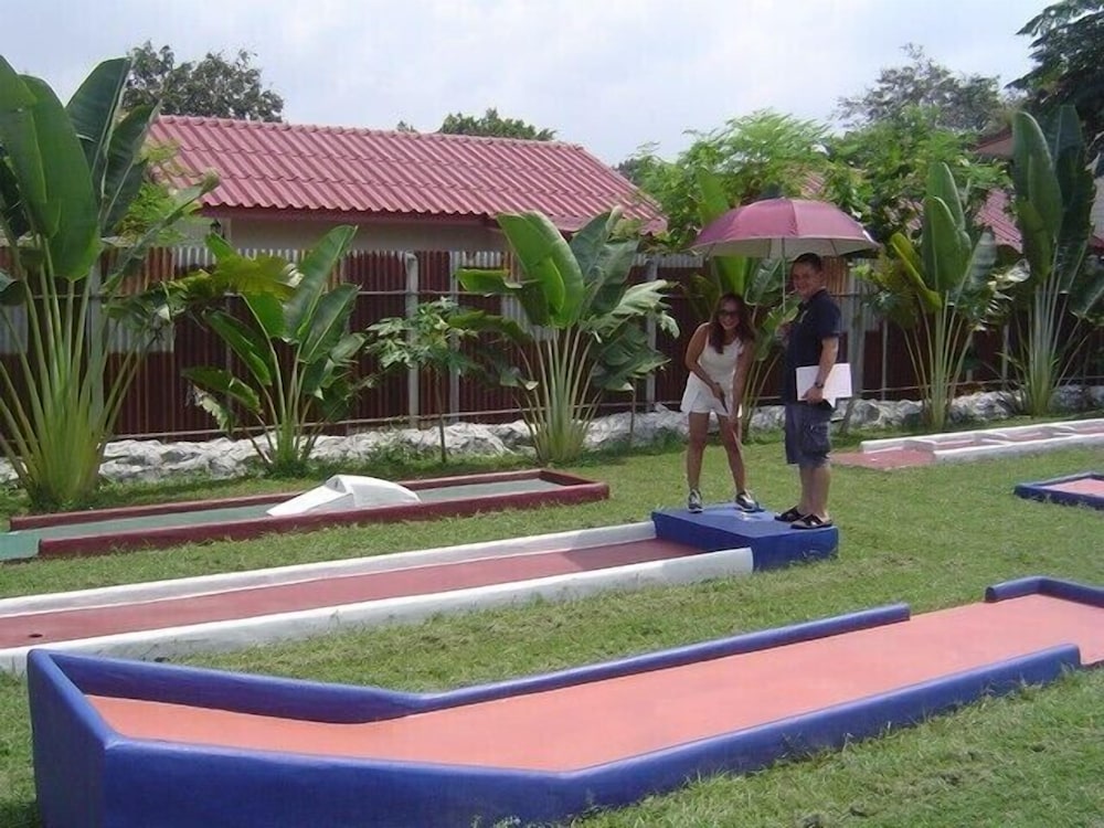 Mini-golf