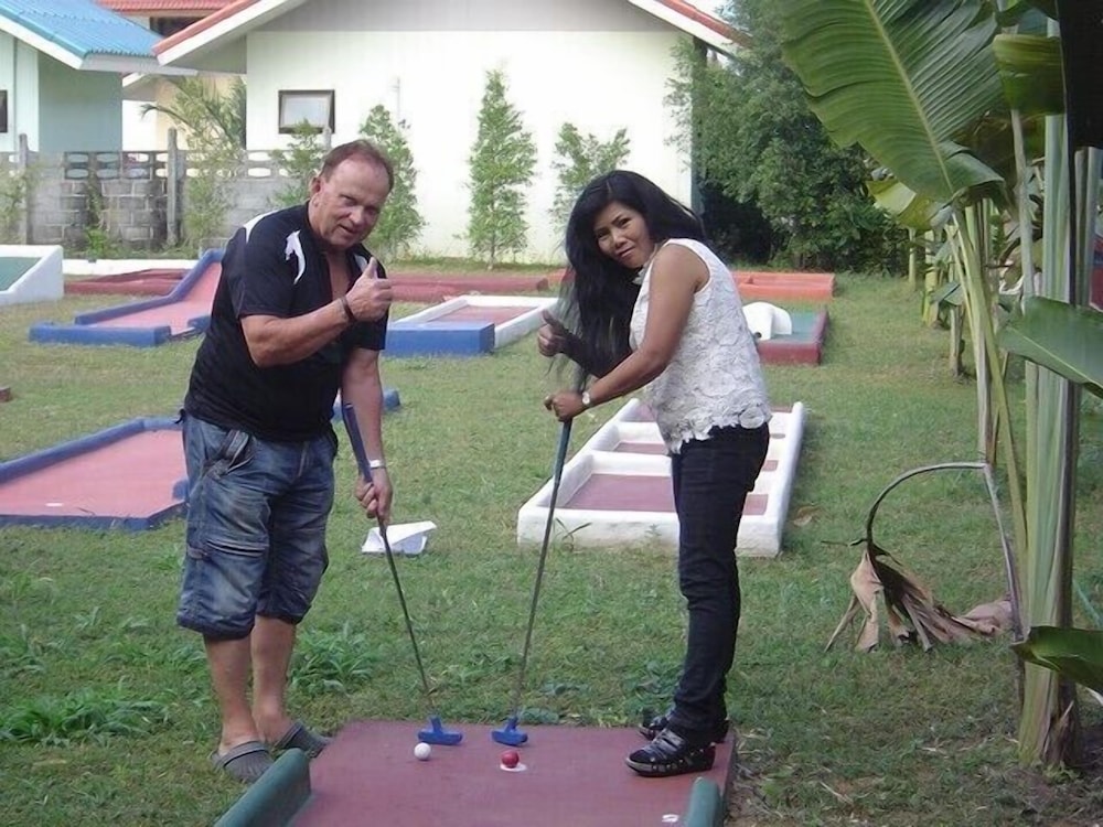Mini-golf