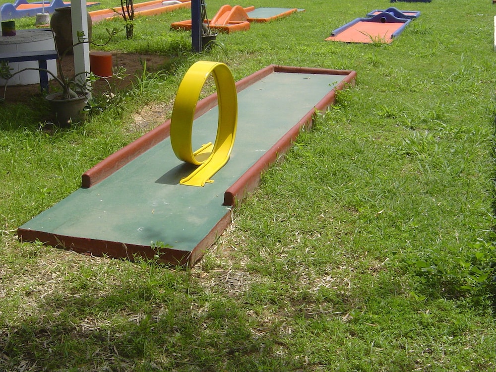 Mini-golf