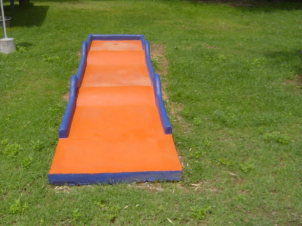 Mini-golf
