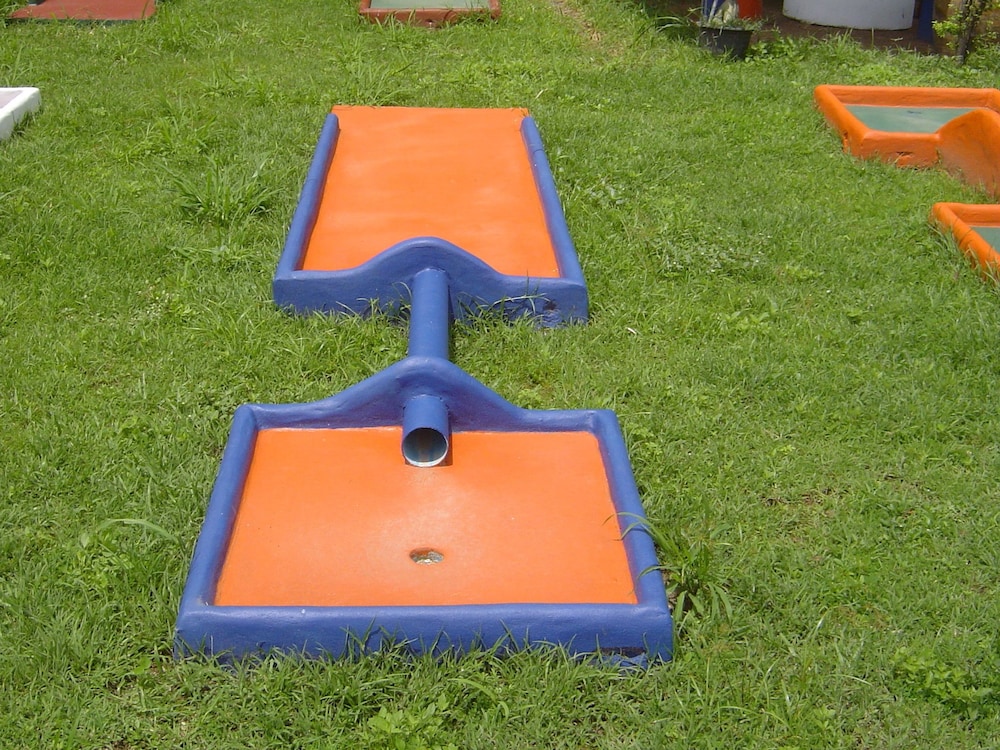 Mini-golf