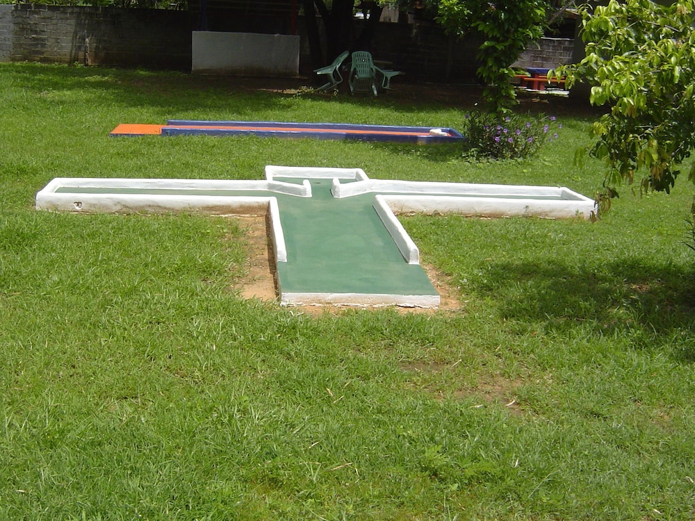 Mini-golf