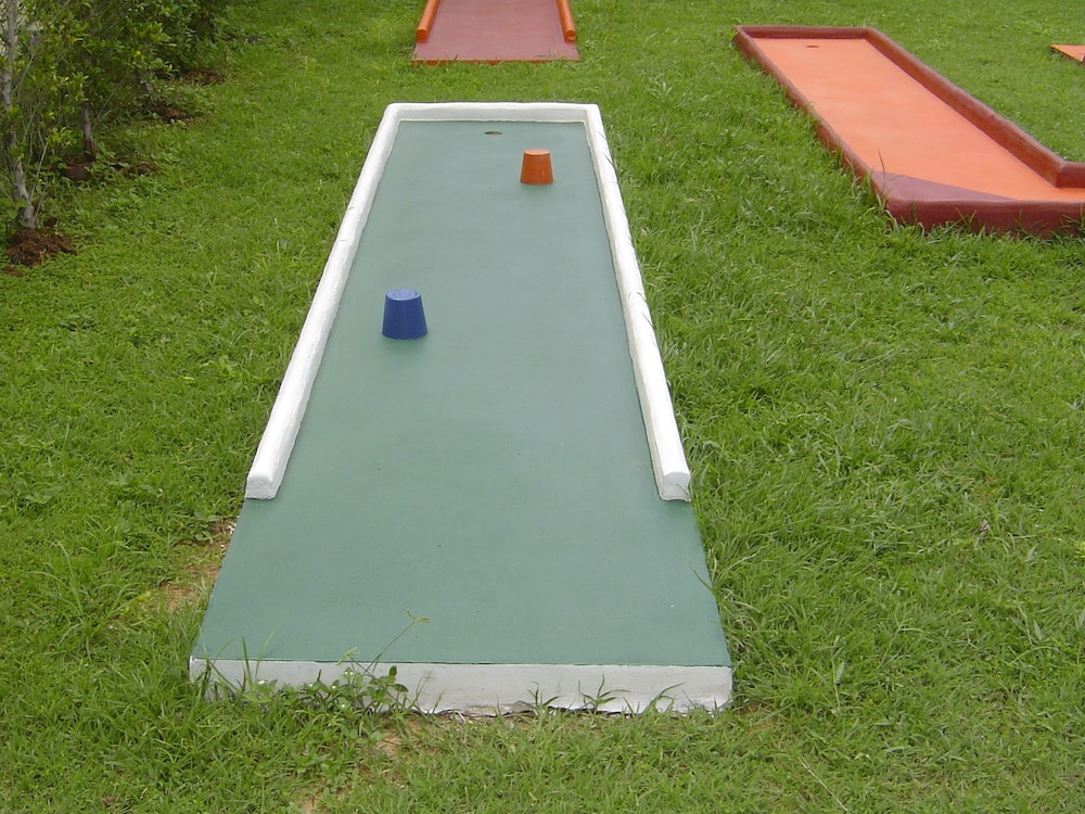 Mini-golf