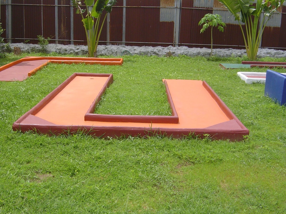 Mini-golf
