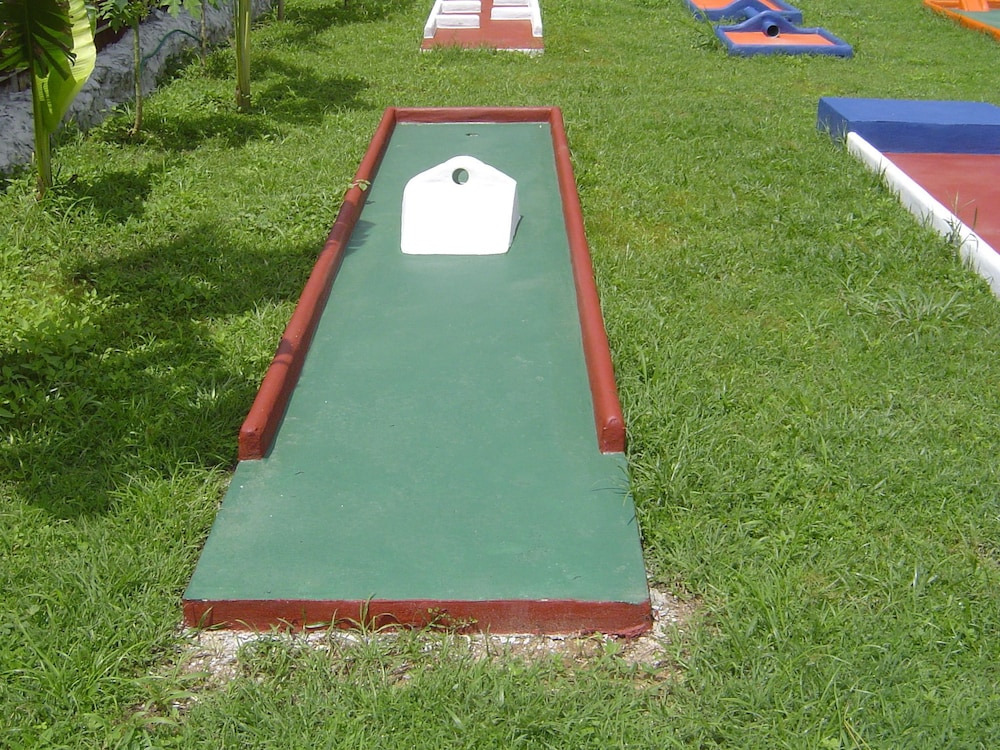 Mini-golf