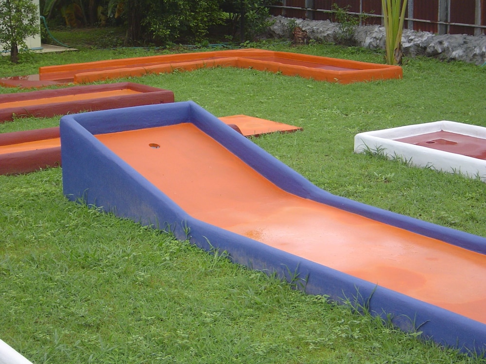 Mini-golf