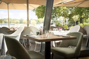 thumbnail: Restaurant