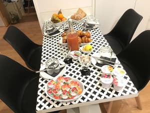 thumbnail: Breakfast area