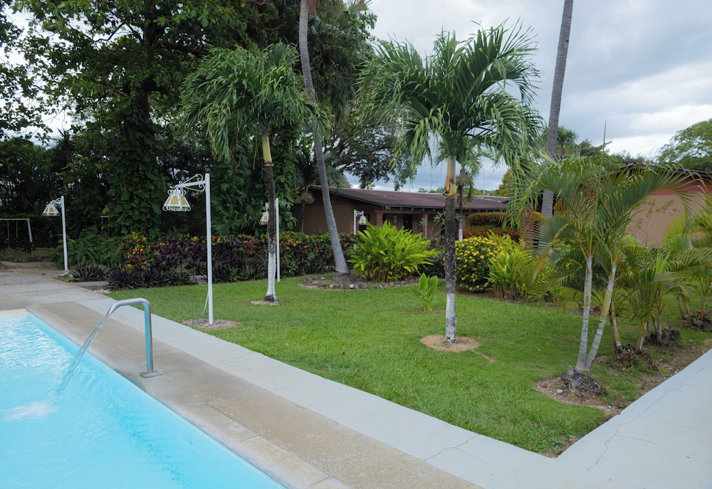 Pool waterfall