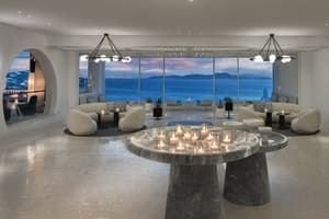 thumbnail: Bar (on property)