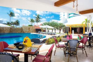 thumbnail: Outdoor dining