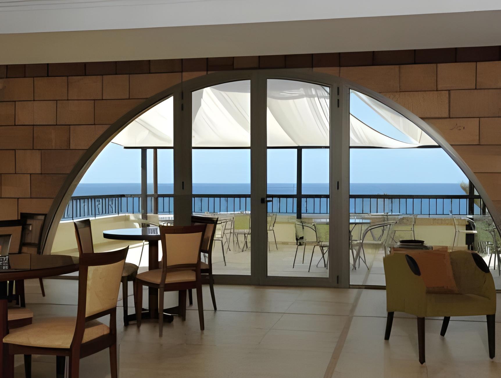 Restaurant-cafeteria