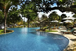 thumbnail: Outdoor pool