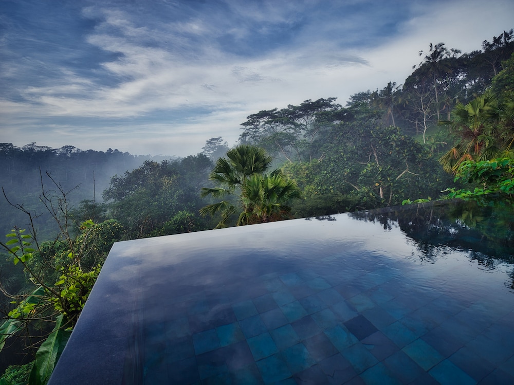 Private pool