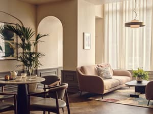 thumbnail: Lounge