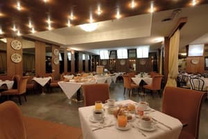 thumbnail: Breakfast area
