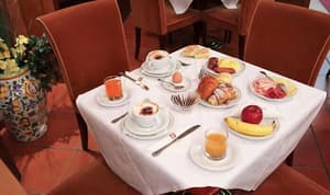 thumbnail: Breakfast area