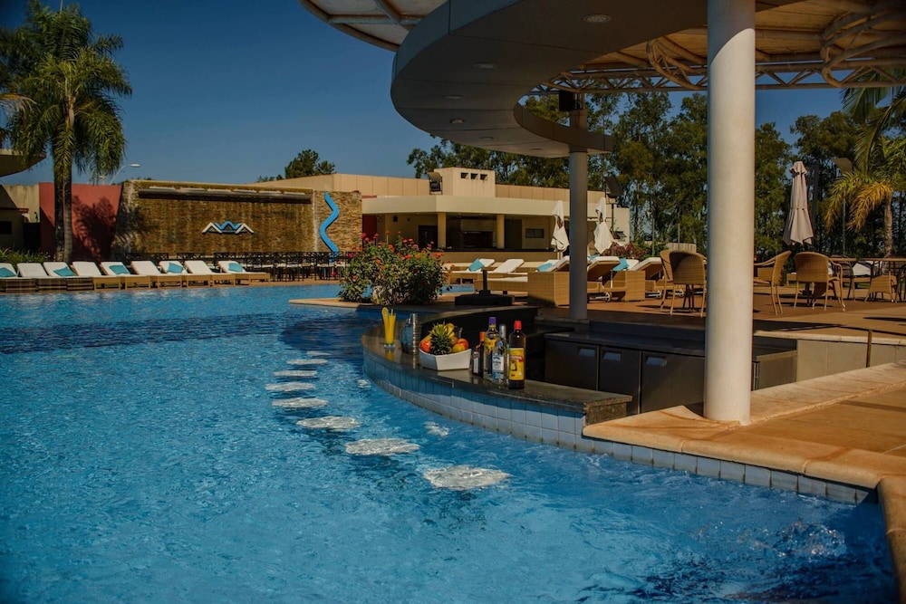 Poolside bar