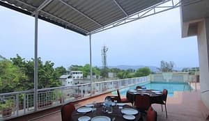 thumbnail: Outdoor dining