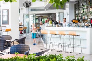 thumbnail: Bar (on property)