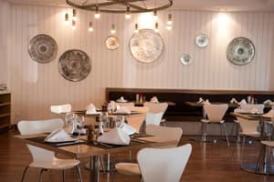 thumbnail: Restaurant