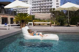 thumbnail: Pool
