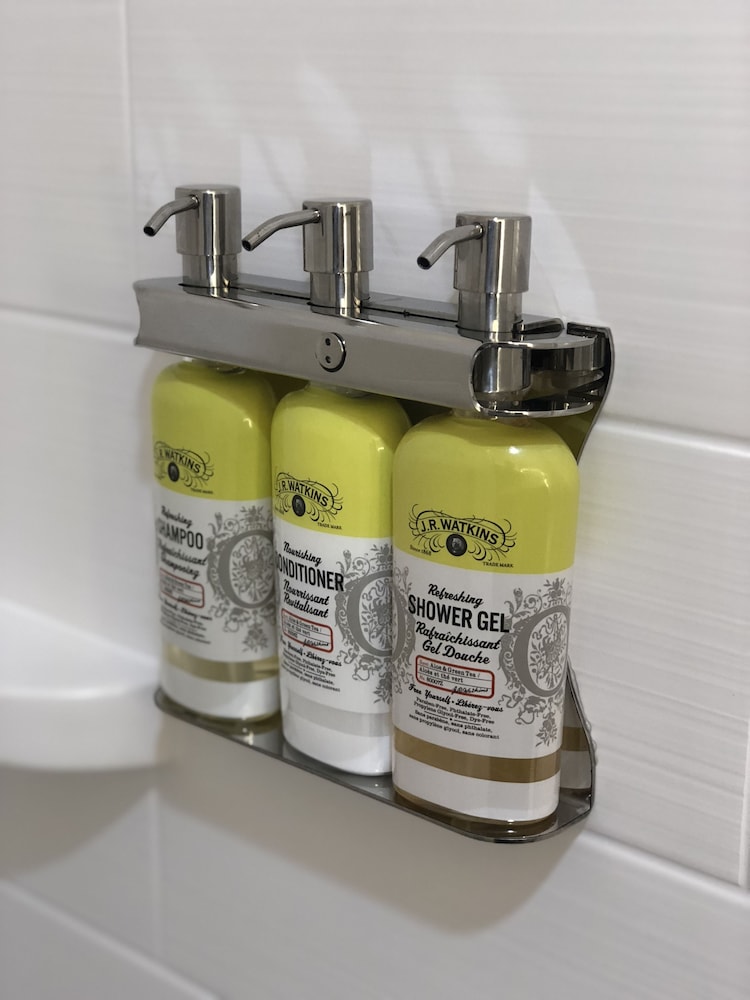 Bathroom amenities