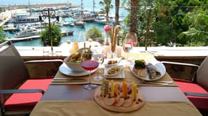 thumbnail: Restaurant-cafeteria