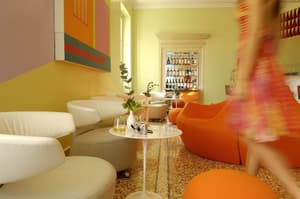thumbnail: Bar (on property)