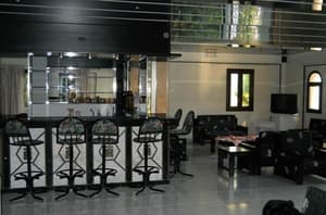 thumbnail: Bar (on property)
