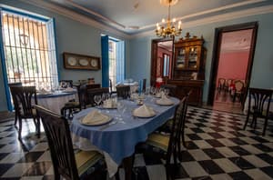 thumbnail: Restaurant