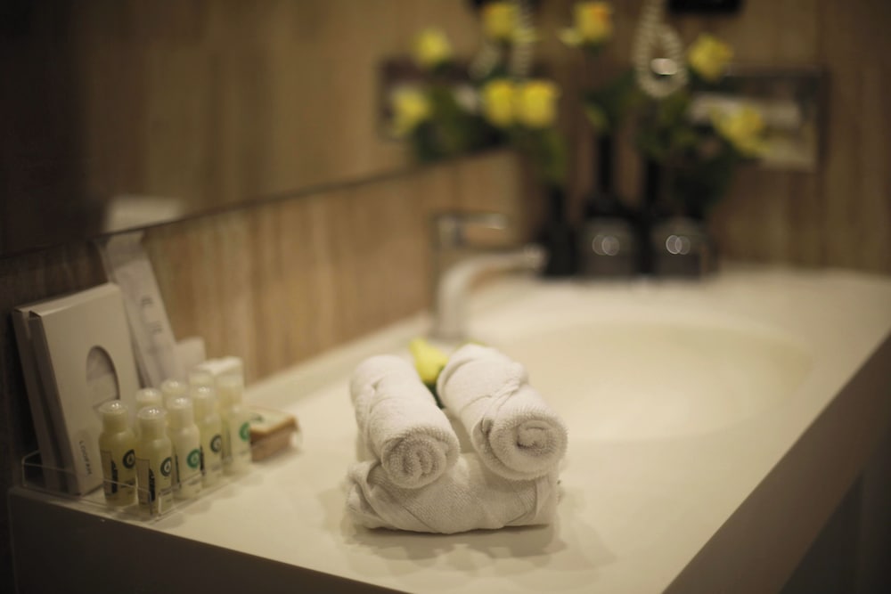 Bathroom amenities