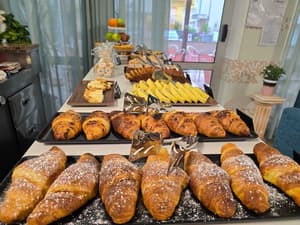 thumbnail: Breakfast buffet