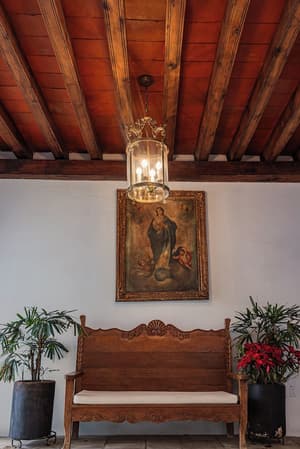 thumbnail: Interior entrance