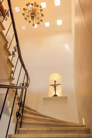 thumbnail: Handrails in stairways