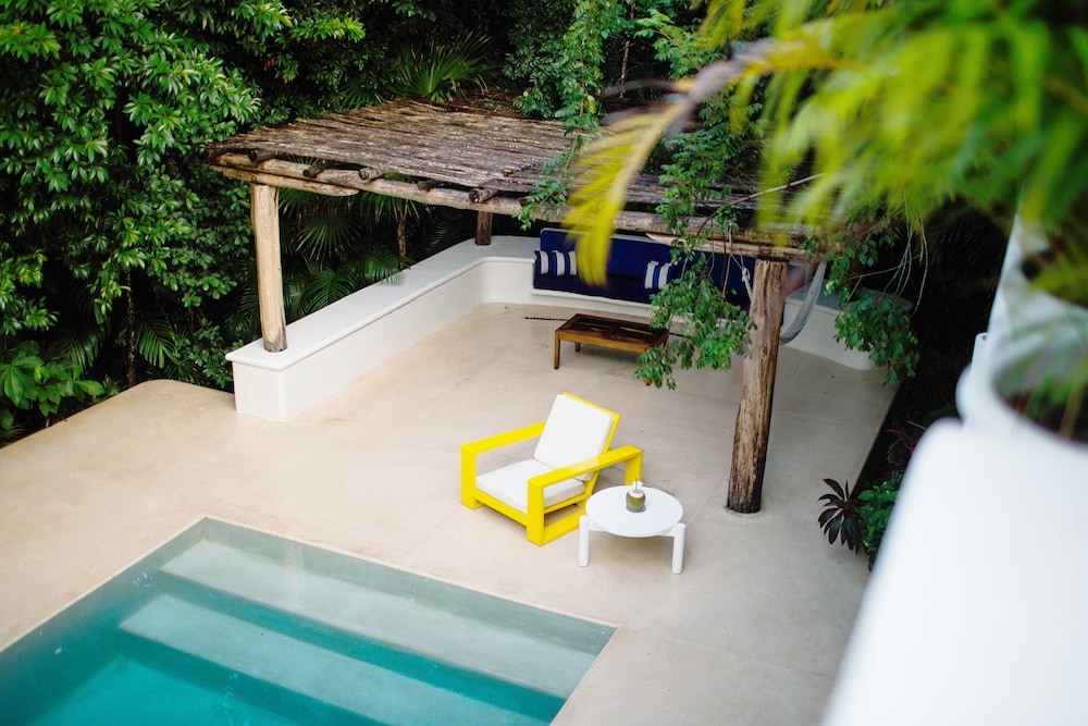 Private pool