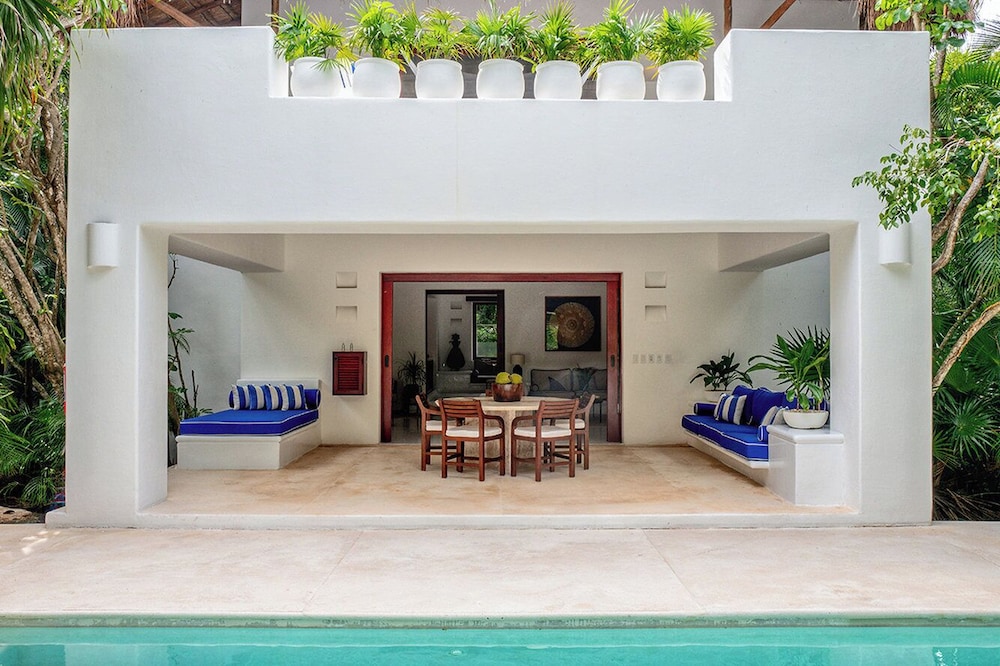 Private pool
