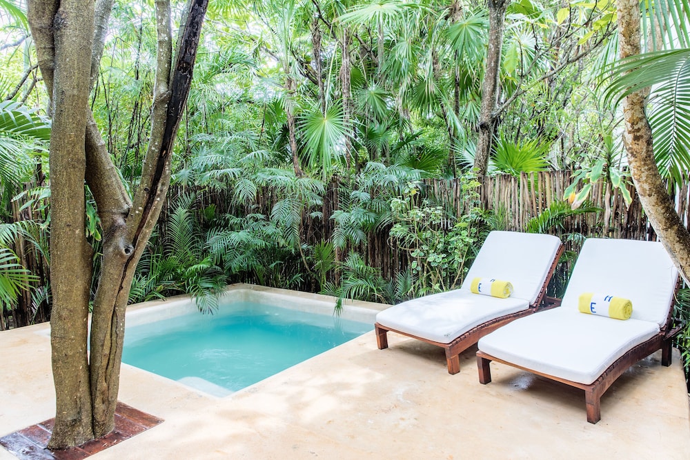 Private pool
