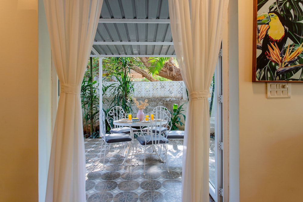 Swimming pool-spa
