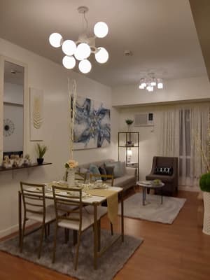 thumbnail: In-room dining
