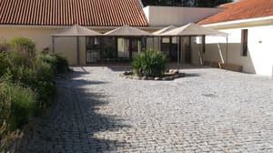 thumbnail: Exterior detail