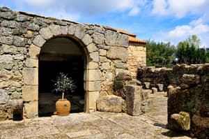 thumbnail: Exterior detail