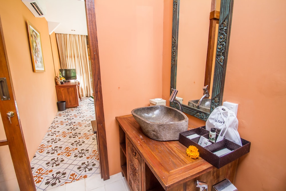 Bathroom amenities