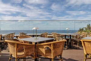thumbnail: Bar (on property)