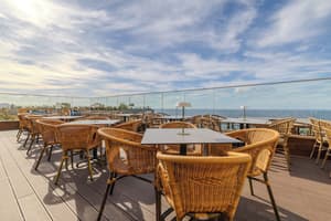 thumbnail: Bar (on property)