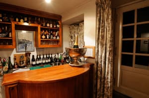 thumbnail: Bar (on property)